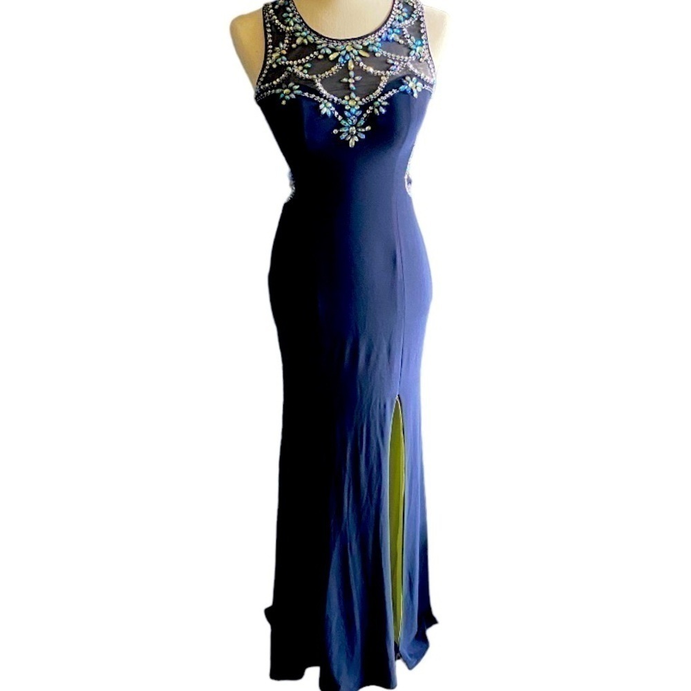 BETSY & ADAM-STUNNING JEWELED GOWN-SIZE 2